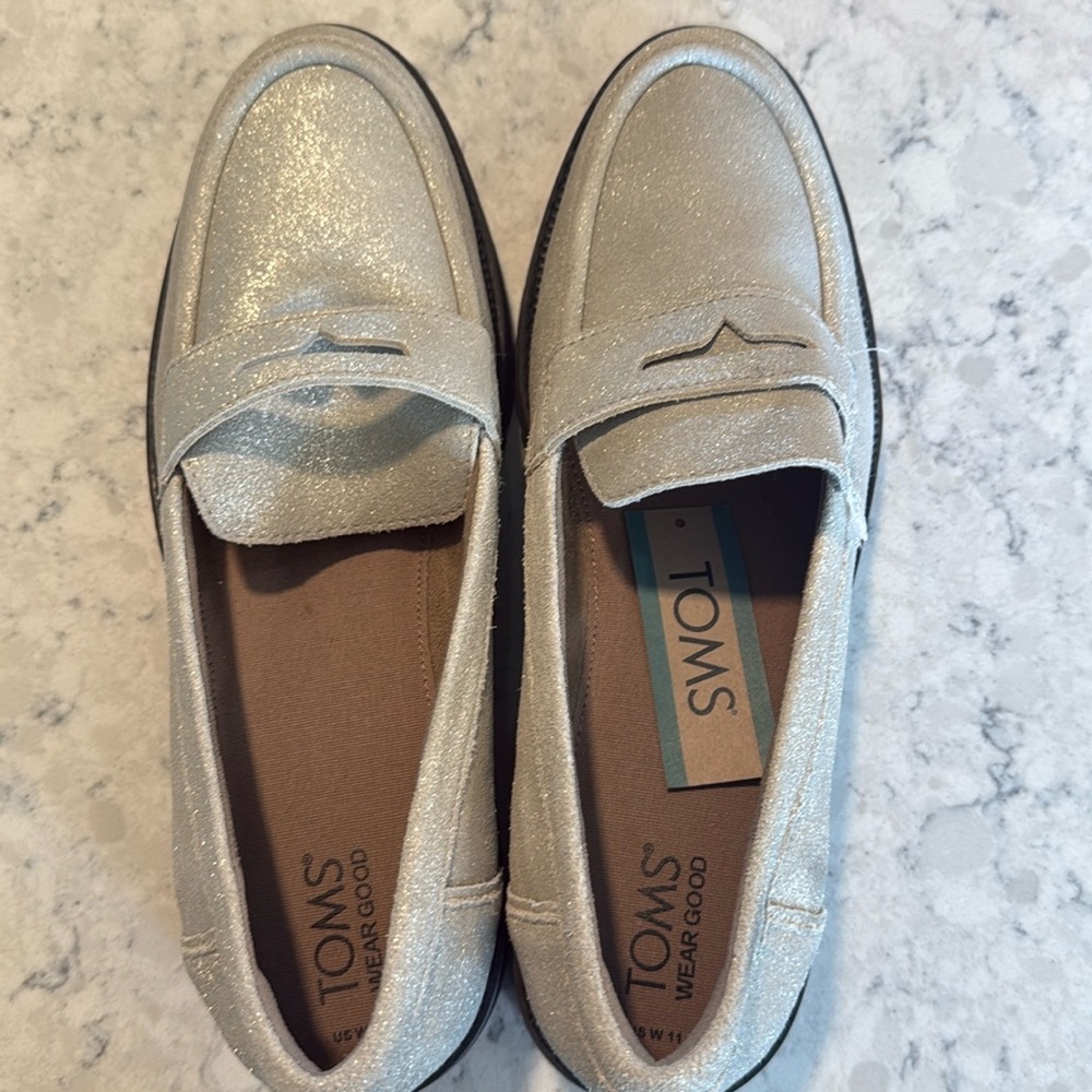 Tom’s shoes